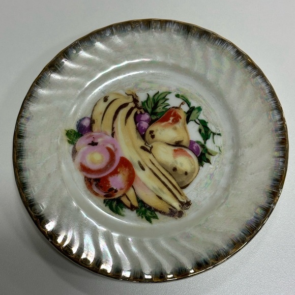 Vintage Fruit Plates Made in Jalan - Picture 5 of 9
